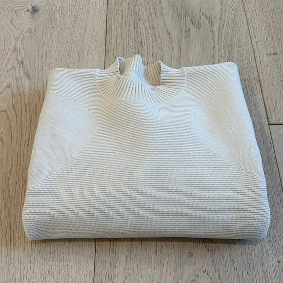 Lululemon Multi-Texture Crewneck Sweater in XS - Picture 5 of 10